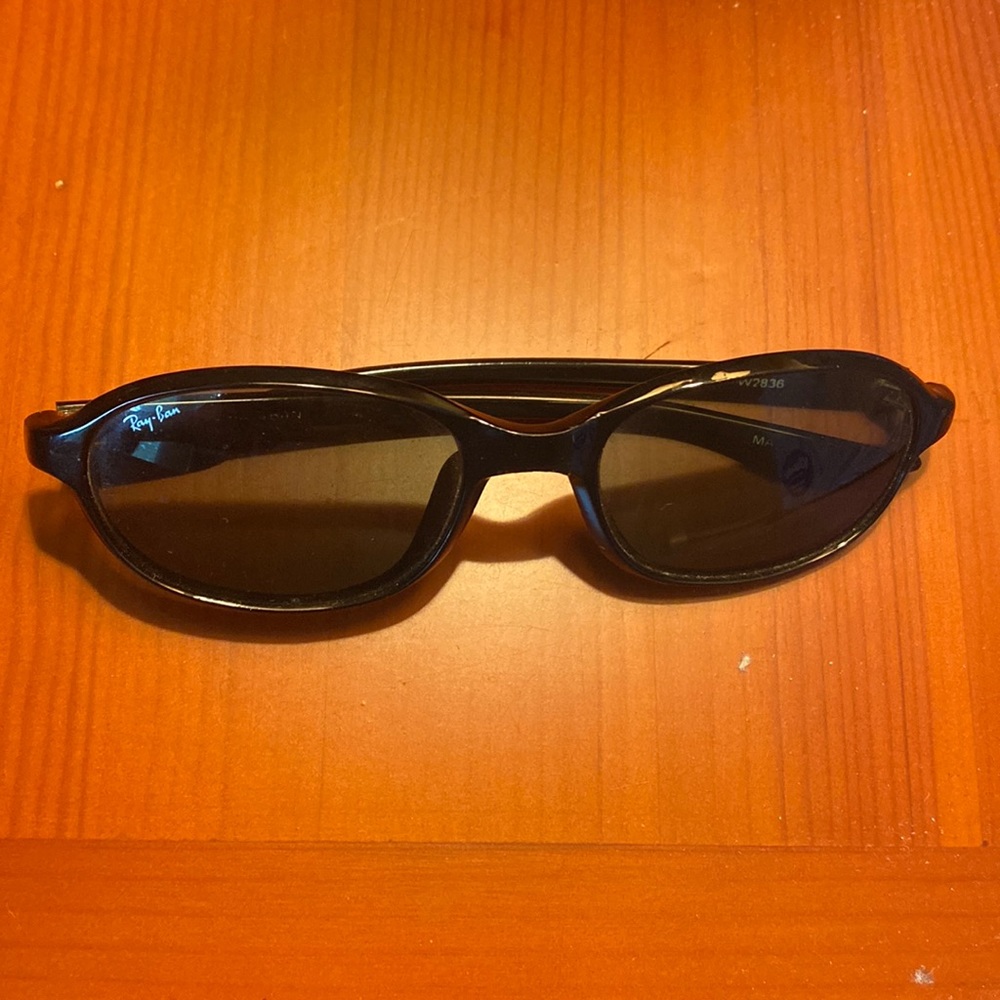 Ray-Ban VTG 90s Oval Sunglasses